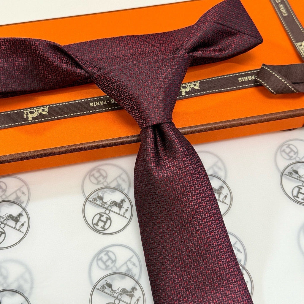 Hermès Style Men's Micro Pattern Silk Tie