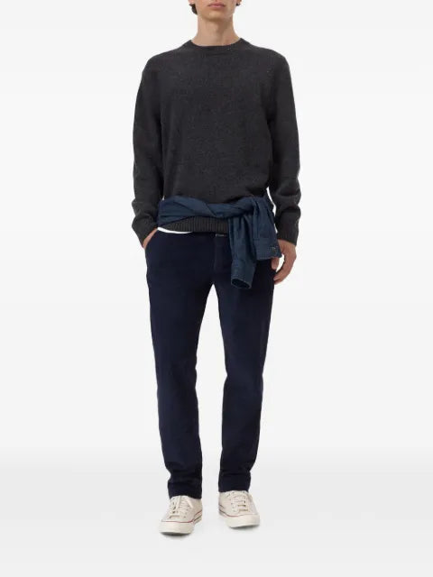 Closed crew-neck wool sweater