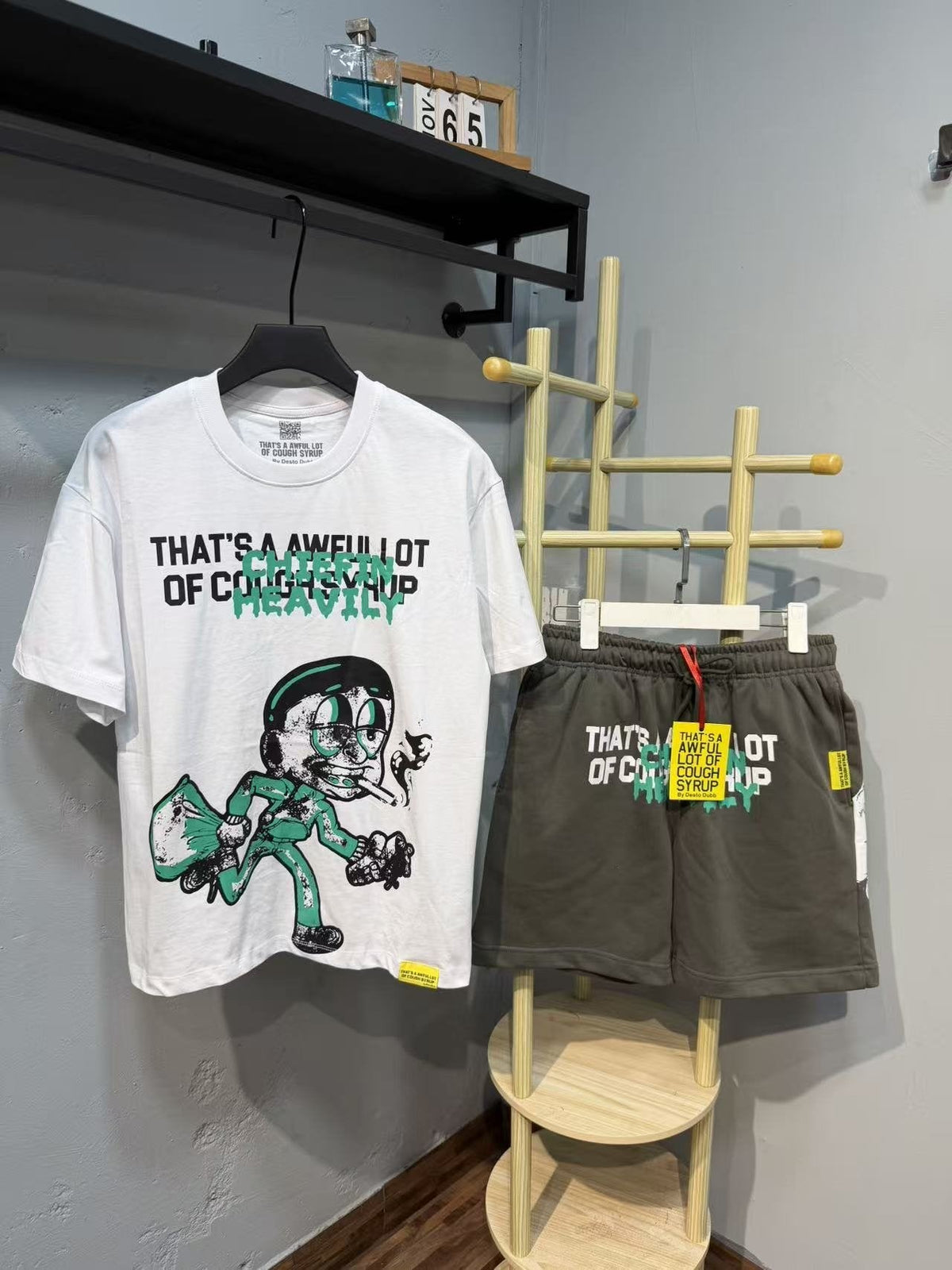 THAT'S A AWFUL LOT OF COUGH SYRUP Cartoon Short-Sleeve Set