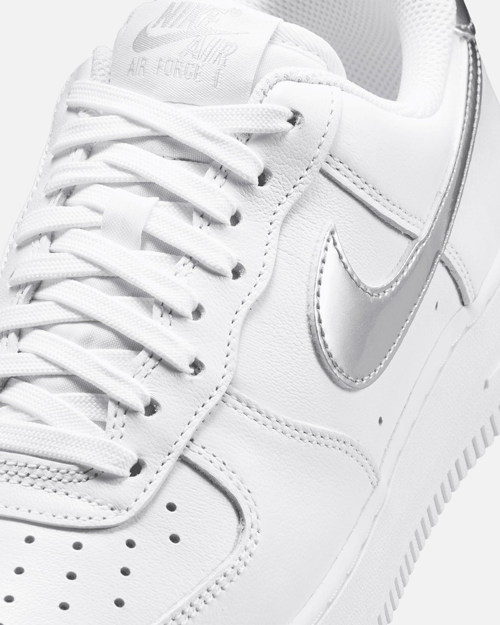 Nike Women's Air Force 1 '07 SE White/Metallic