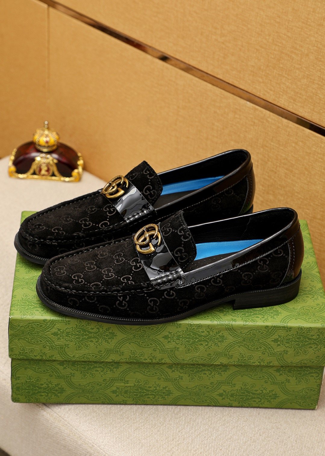 Gucci Monogram Logo-Hardware Loafers